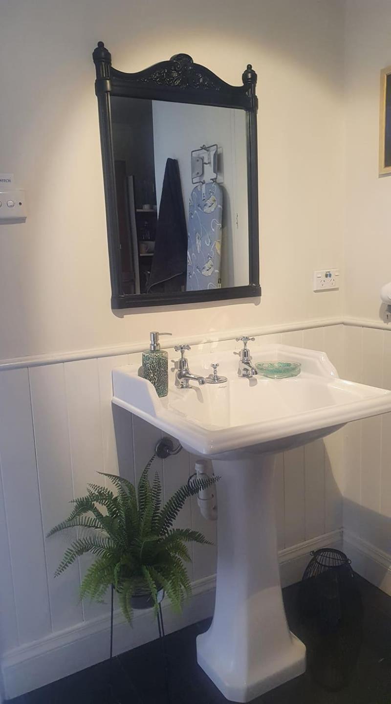 Homestay On Queen Westport Zimmer foto